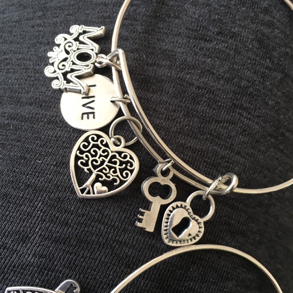 BanglesByNannie . - Picture 3 of 7